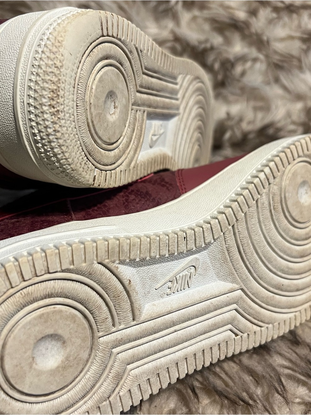 Nike Air Force 1 Men's Sneakers in Burgundy with Gold Accents Sz 9.5 - Picture 11 of 15